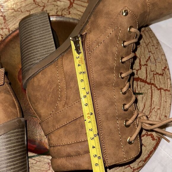 Guess 9.5 M Jaylee Light Brown Faux Leather Lace-up Side Zip Heeled Ankle Boots - Picture 16 of 17